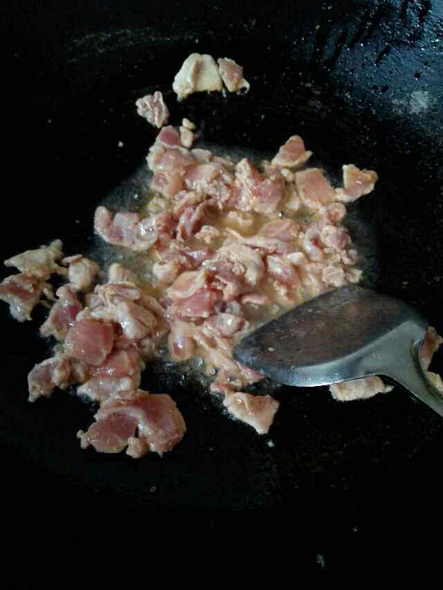 西芹炒肉片步骤3