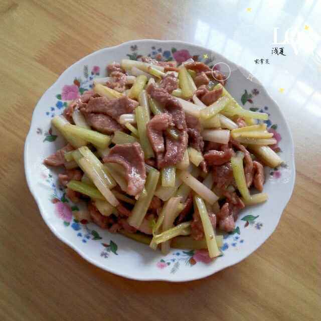 西芹炒肉片步骤8