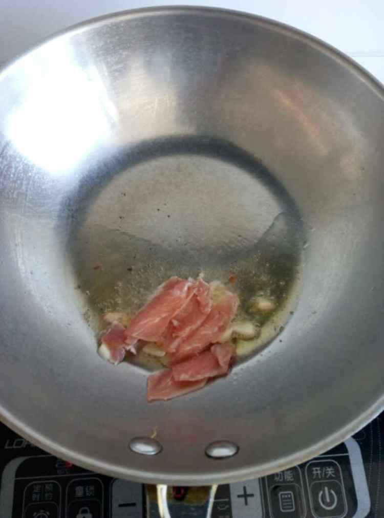 豆芽炒韭菜步骤3