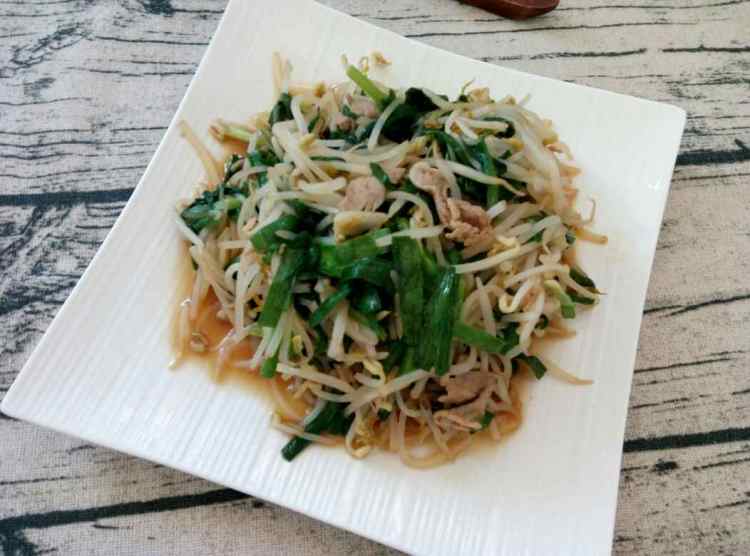 豆芽炒韭菜步骤7
