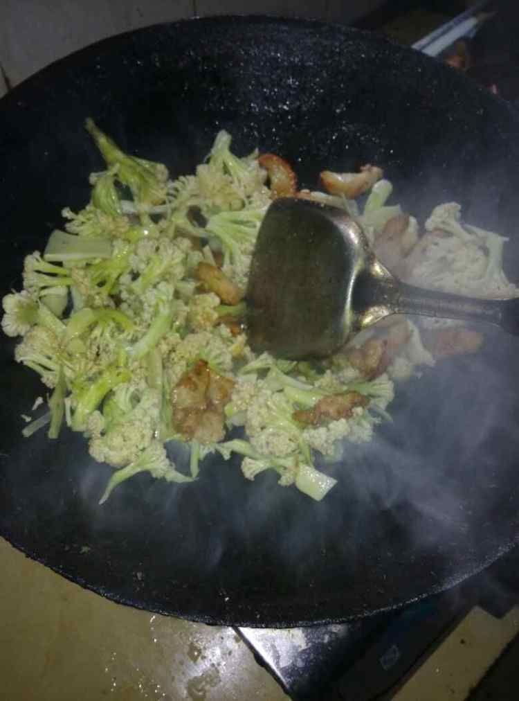 肉焖花菜步骤3