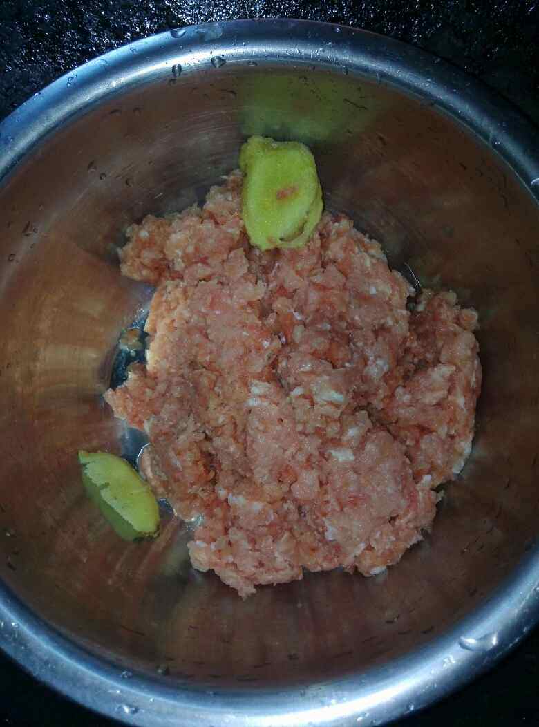 红枣蒸肉沫步骤1