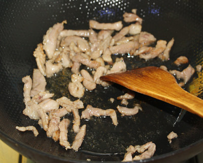 肉丝豆芽焖饼步骤7