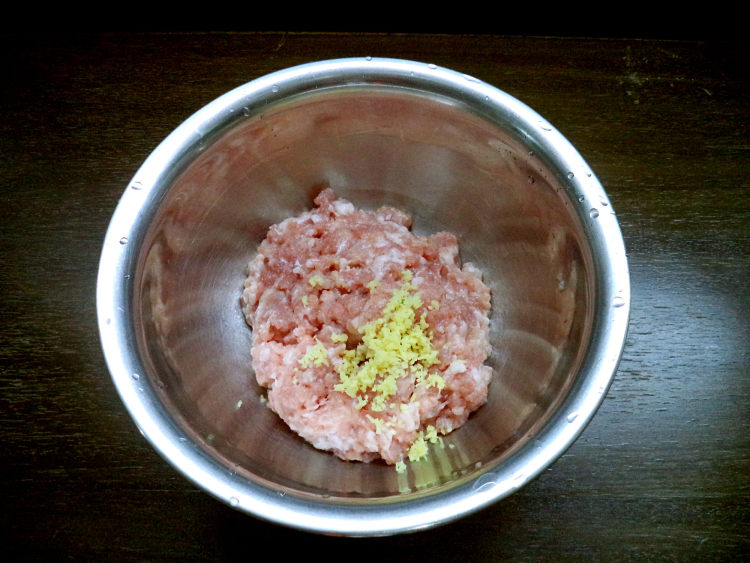 鲜肉豆腐丸步骤1