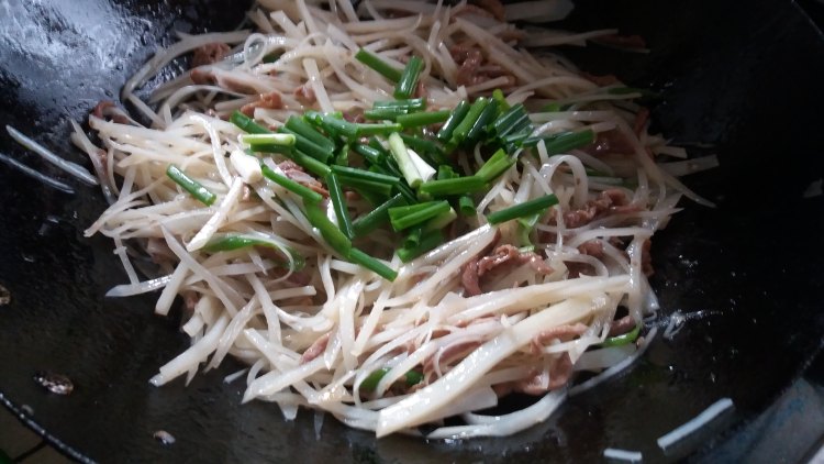青椒土豆炒肉丝步骤10