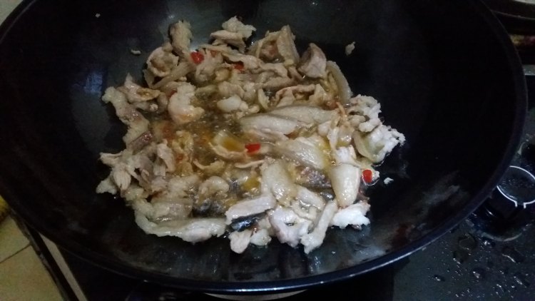 苕皮辣椒回锅肉步骤9