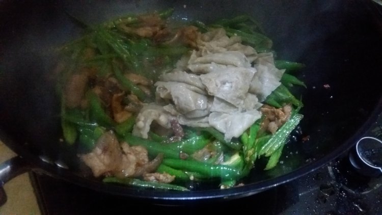 苕皮辣椒回锅肉步骤12