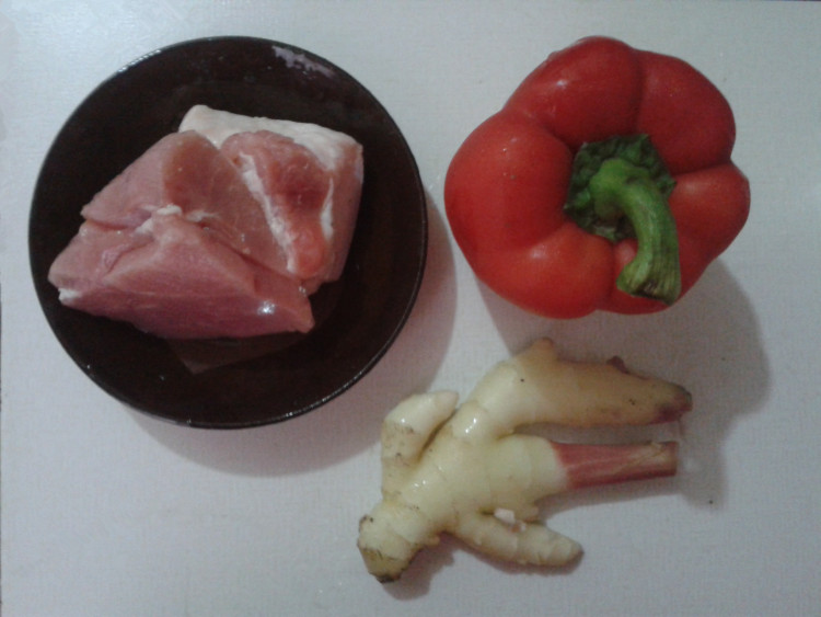 甜椒炒肉步骤1