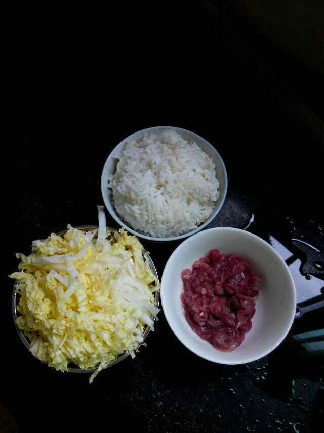 娃娃菜肉丝炒饭步骤2