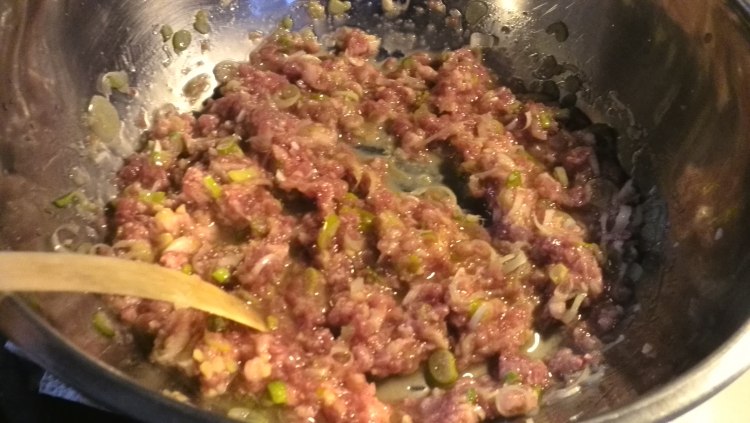 芹菜猪肉煎饺步骤6