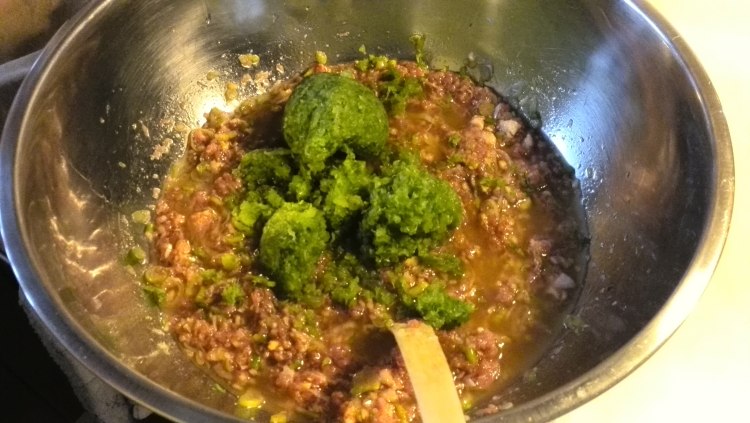 芹菜猪肉煎饺步骤7
