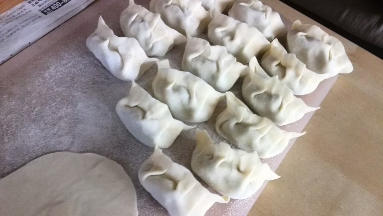 芹菜猪肉煎饺步骤9