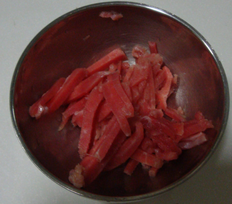 肉丝炒绿豆芽步骤3