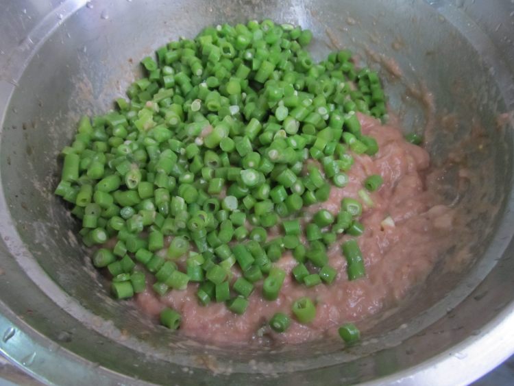 豇豆猪肉包步骤6