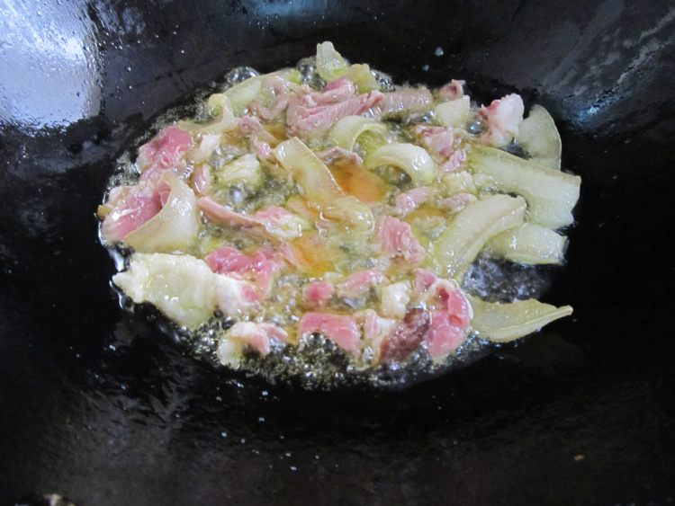 盐煎肉步骤4