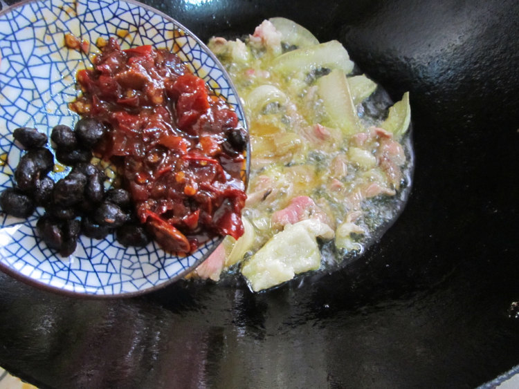 盐煎肉步骤5