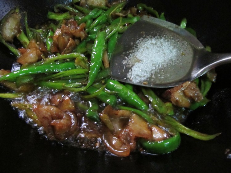 尖椒回锅肉步骤8