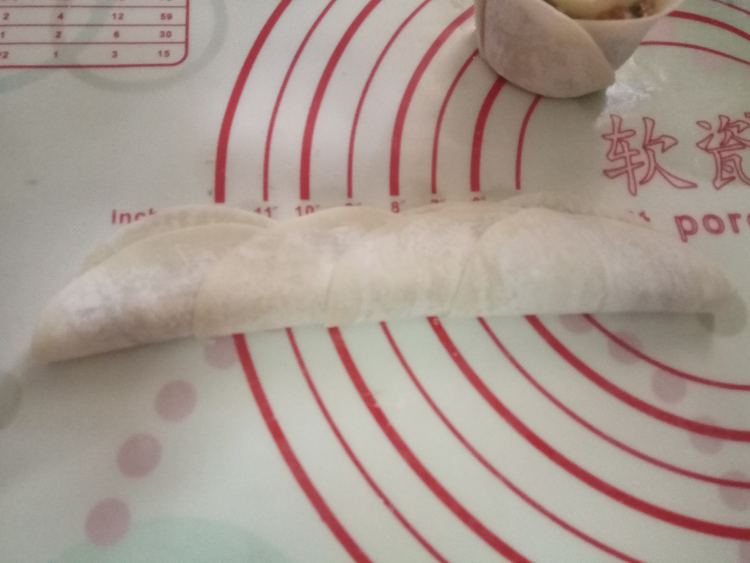 番茄汁玫瑰花饺步骤3