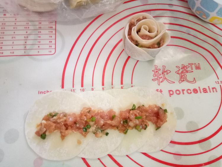 番茄汁玫瑰花饺步骤2