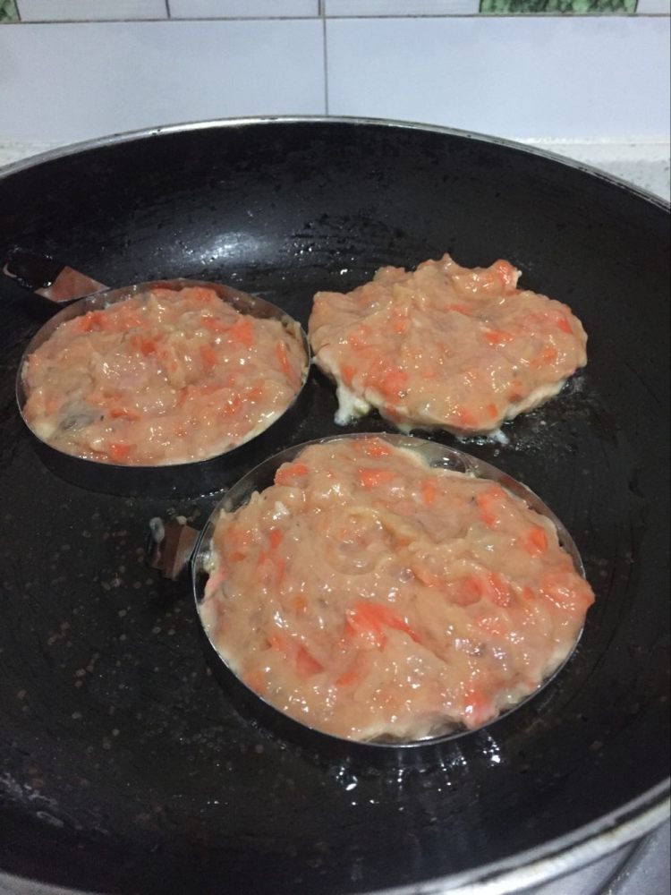 鲜虾肉饼步骤7