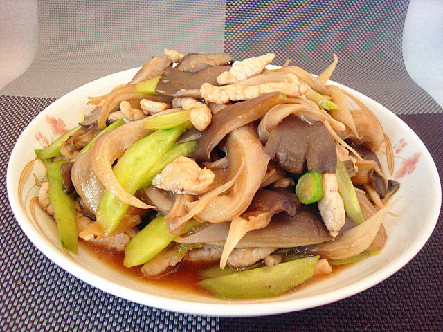 肉丝炒黄瓜平菇步骤10