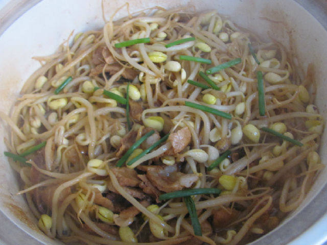 砂锅豆芽步骤6