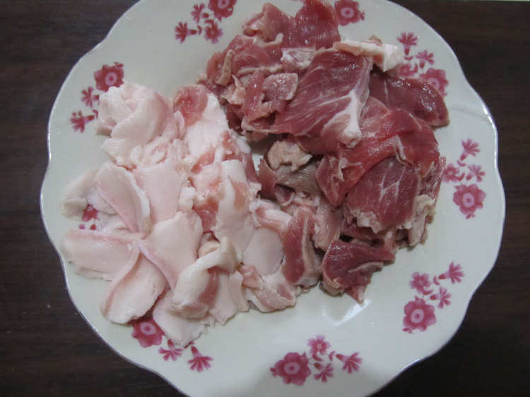 尖椒炒肉步骤3
