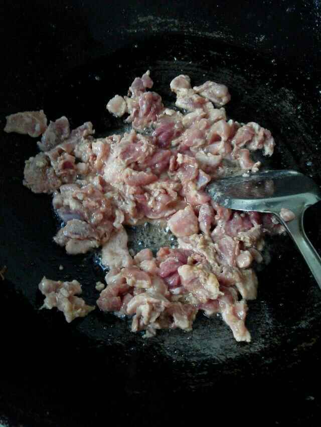 孜香四季豆炒肉步骤3