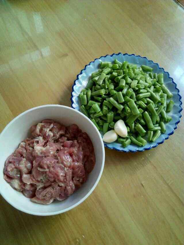 孜香四季豆炒肉步骤2