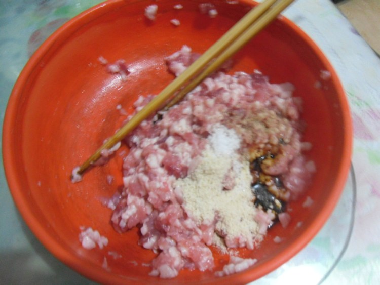 莲藕猪肉馄饨步骤3