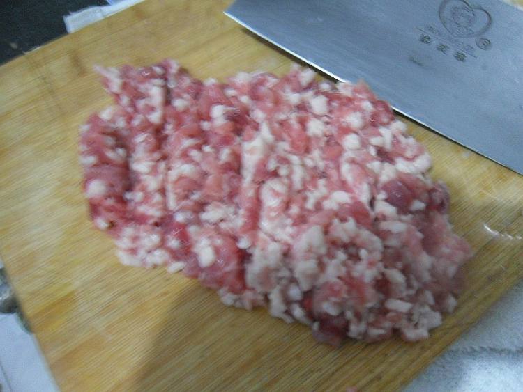 莲藕猪肉馄饨步骤1
