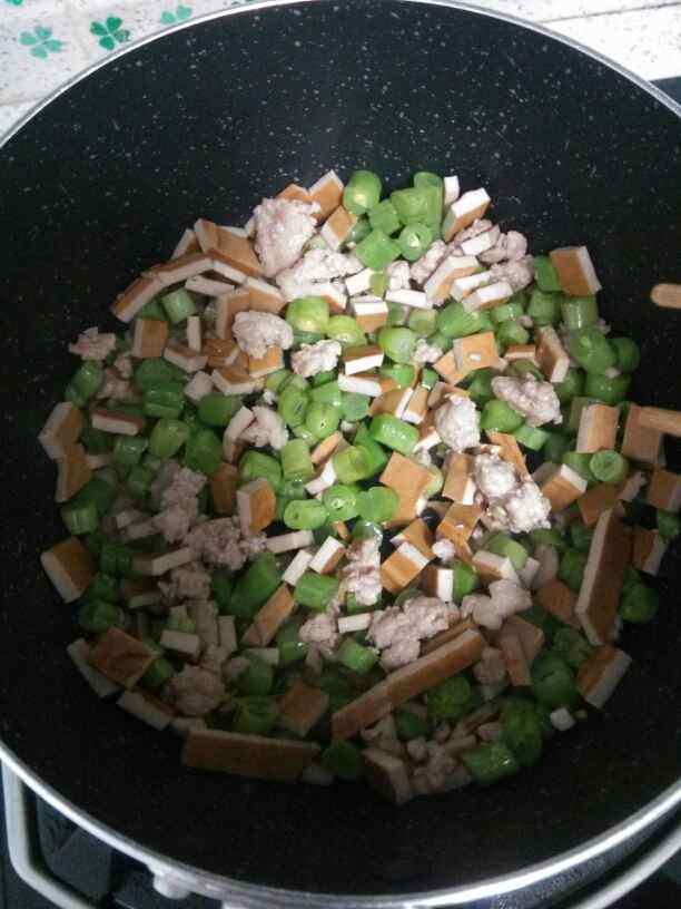 肉末豆角面步骤8