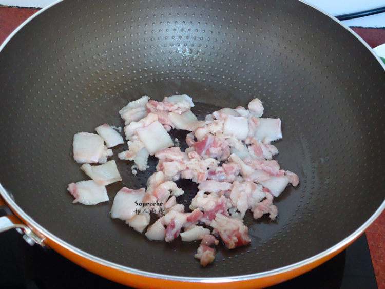 黄花菜炒肉步骤3