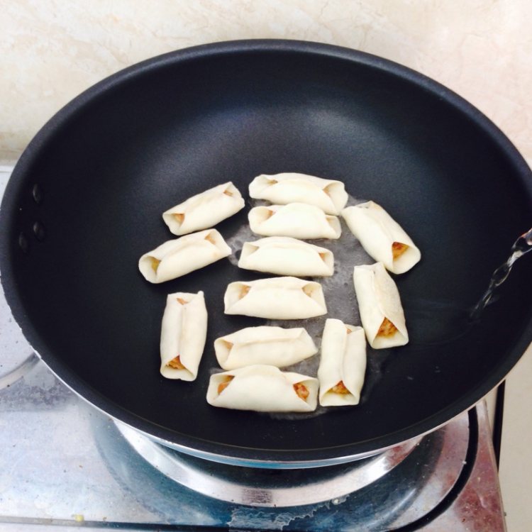 白菜肉锅贴步骤12