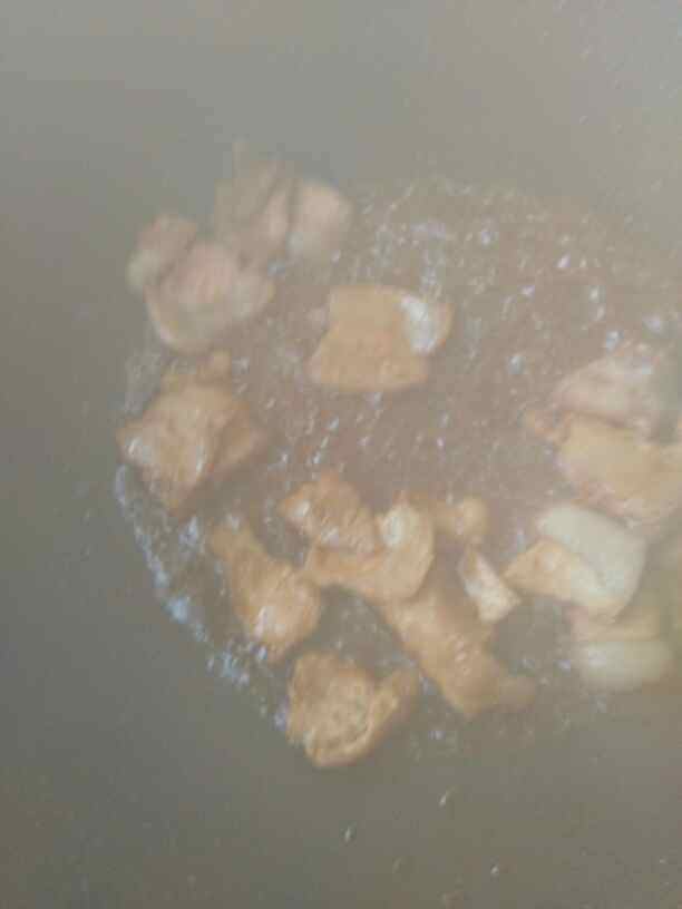 肉片炒小白菜步骤3