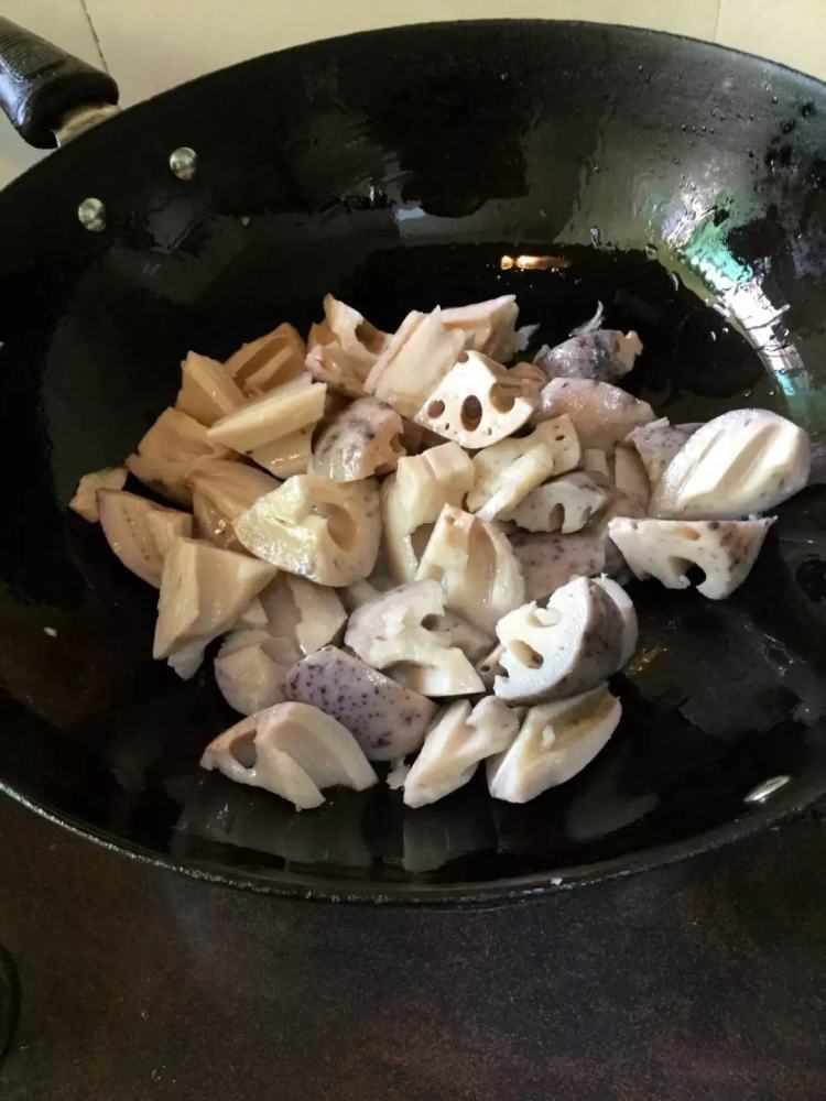 猪肉炖莲藕步骤8