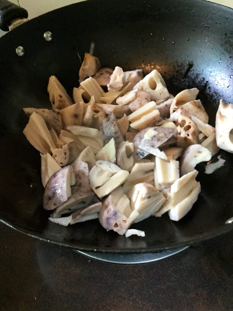 猪肉炖莲藕步骤7