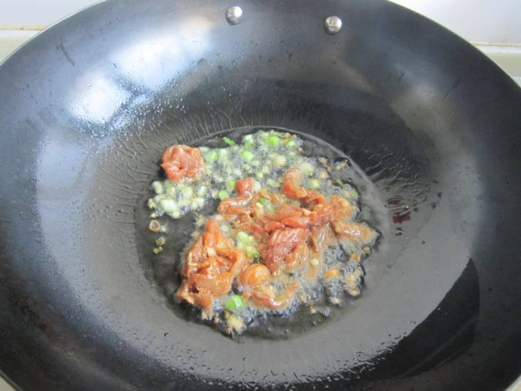 酸菜肉丝面步骤6