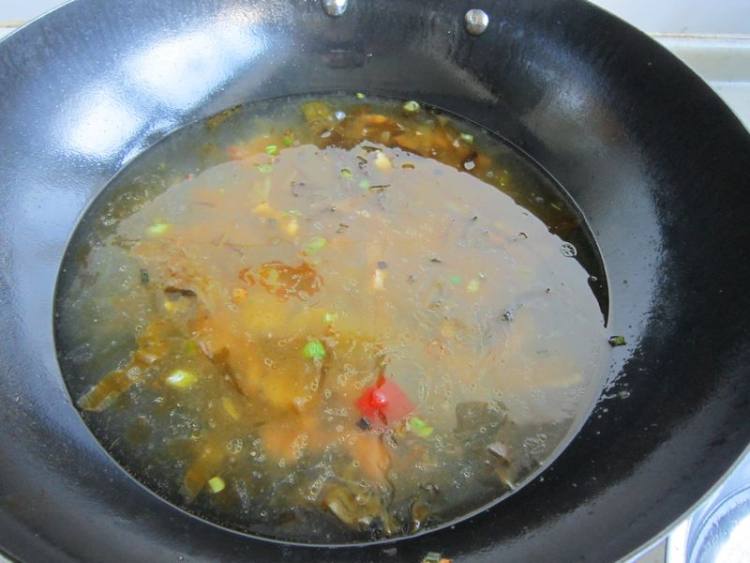酸菜肉丝面步骤8