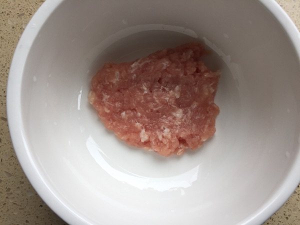香煎莲藕猪肉饼步骤2