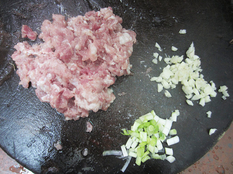 肉蒸满步骤2
