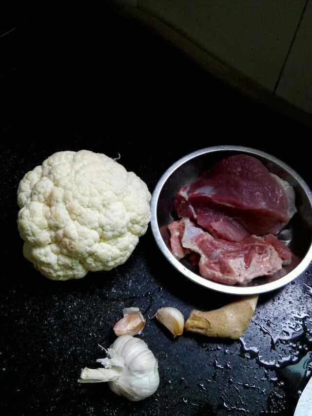 花菜肉片步骤1