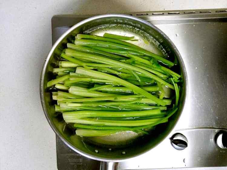 芹菜香菇饺子步骤4