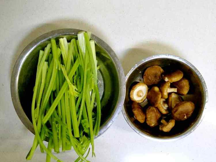 芹菜香菇饺子步骤3