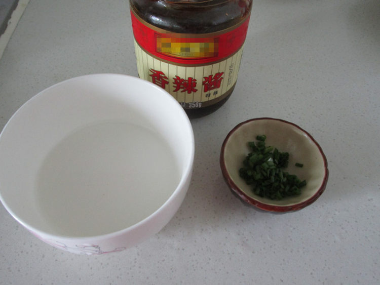豆腐菌菇炒肉片步骤2
