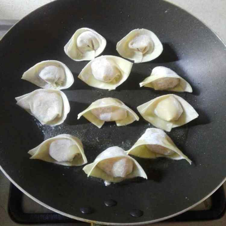 香煎小云吞步骤9