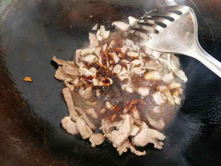 大葱炒肉步骤5