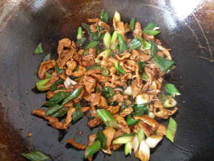 大葱炒肉步骤8