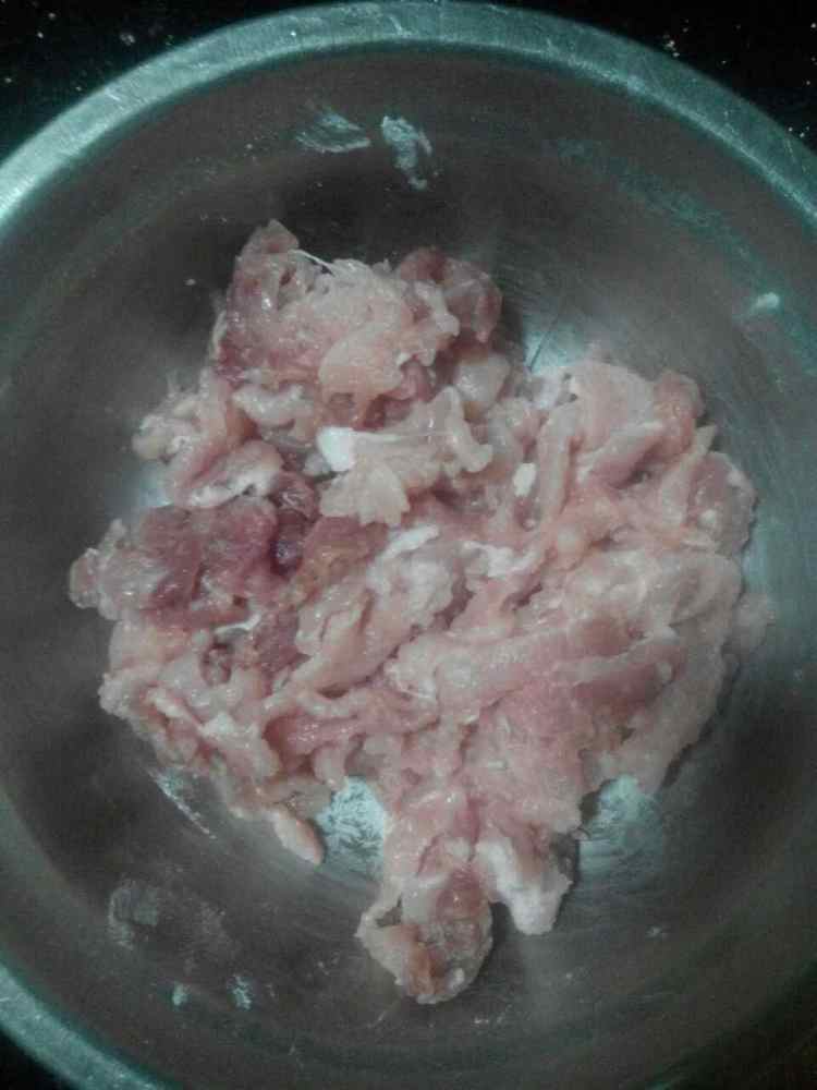 青瓜炒肉步骤3