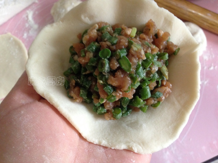 猪肉豇豆烫面馅饼步骤7